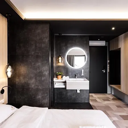 Phoenix7 Hotel 3*