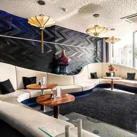 Phoenix7 Hotel