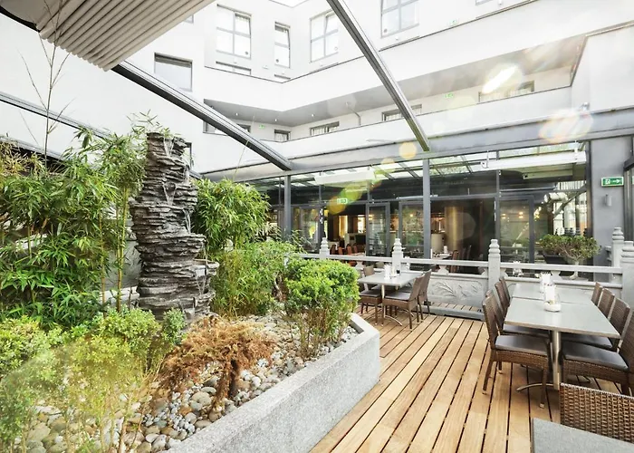 Phoenix7 Hotel Modling